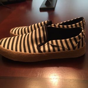 Women’s Vans size 9.5